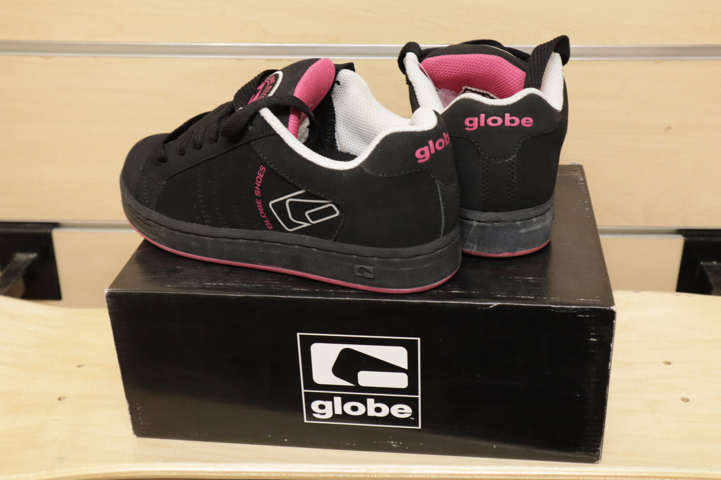 Globe Fusion Girls Black/Hot Pink