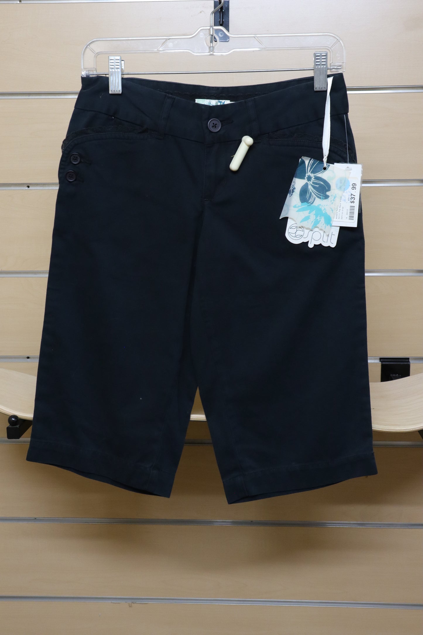 Split Dahlia Crop Capris
